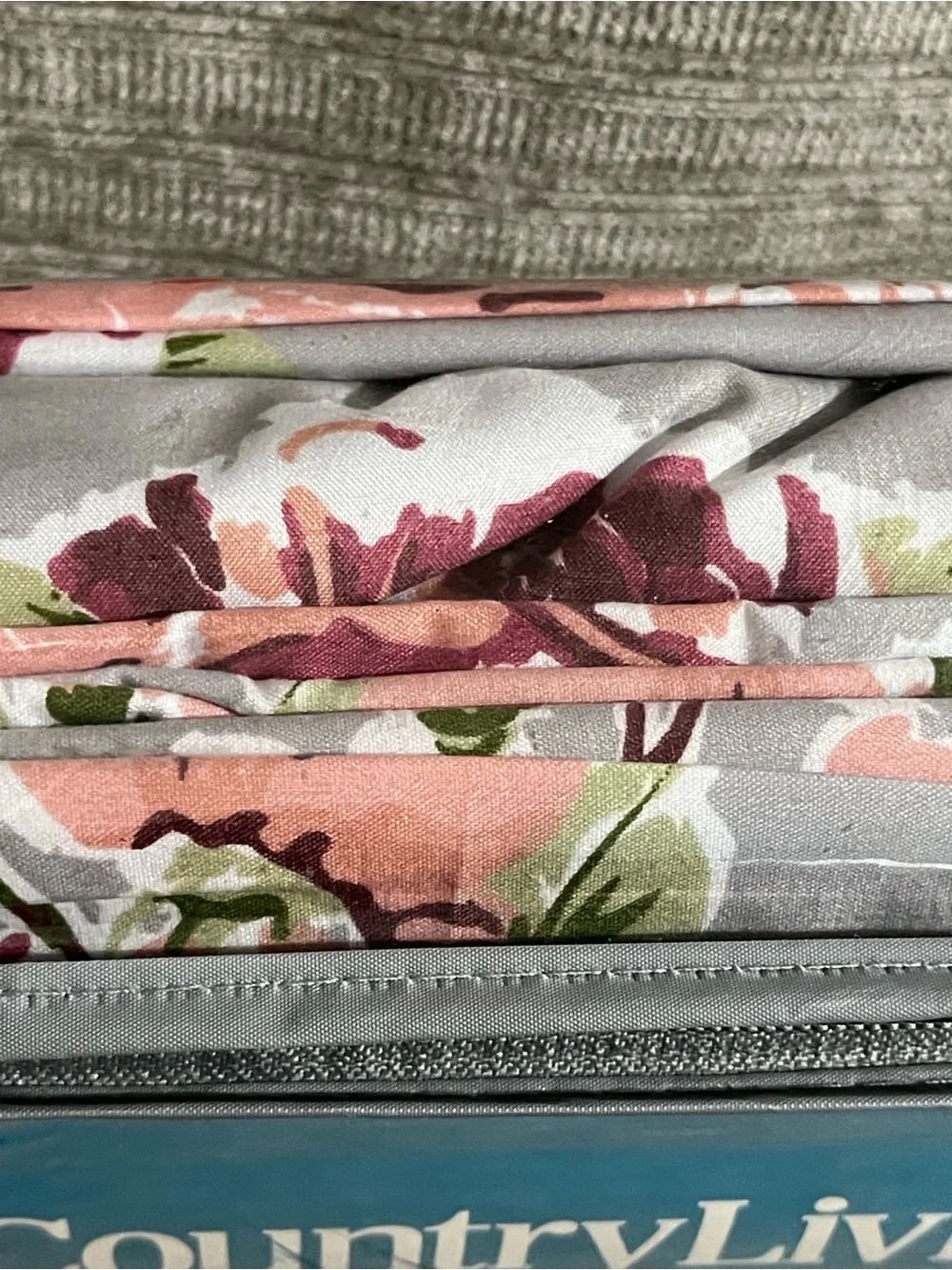 Country Living Queen Size Microfiber Sheet Set Pink Floral on Gray 4 pieces New